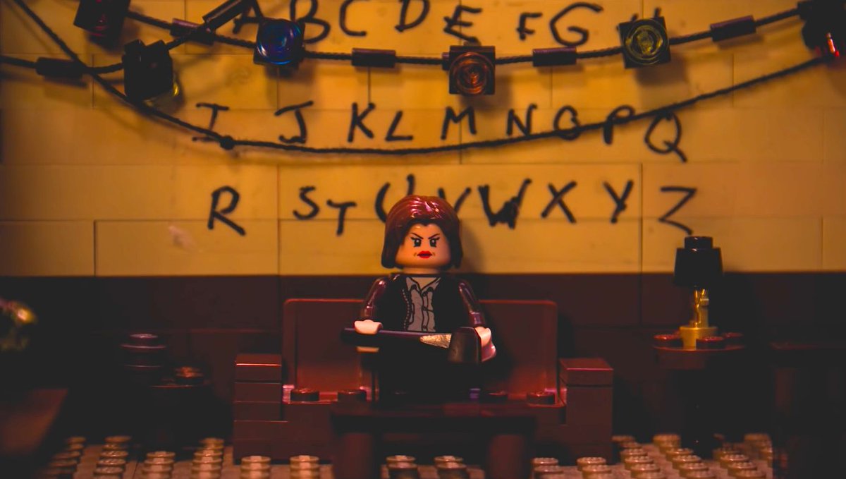 hellogiggles's tweet photo. Stop everything: Lego “Stranger Things” is here and it’s everything you need https://t.co/M1EnQyQfTo https://t.co/H1woKFs0f8