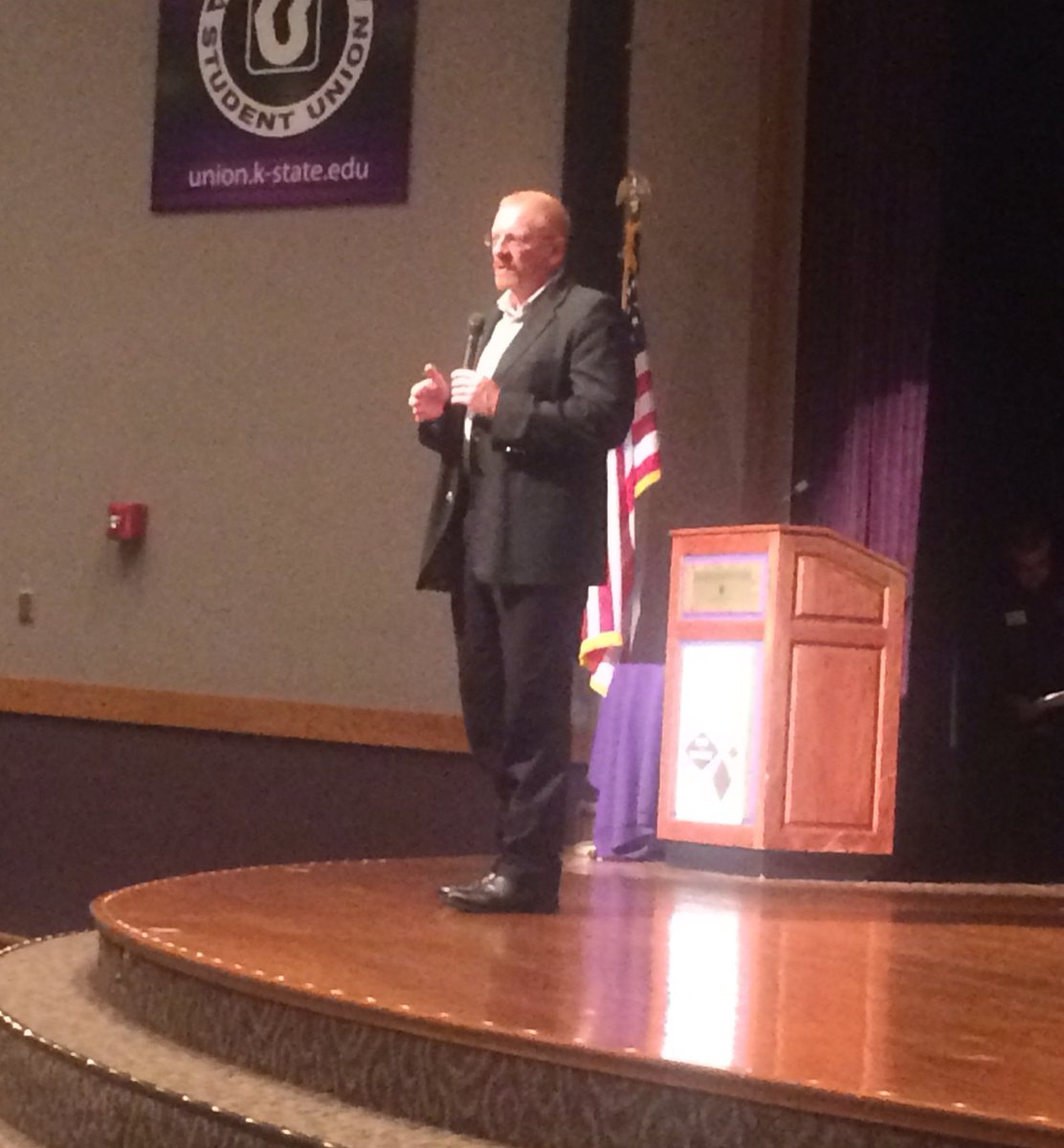fftgroup's tweet photo. K-State's own Dr. Mike Apley is our final speaker on today's panel. #uls2016 @KSUCVM https://t.co/6P99demu5Z