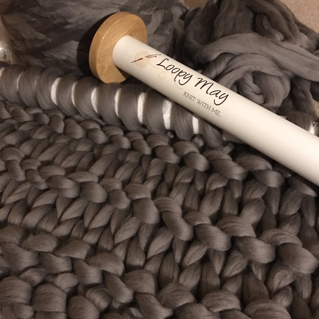 The throw begins to take shape... love this colour! #extremeknitting #merino #wool #blanket #christmas #present #gift #beautiful #love