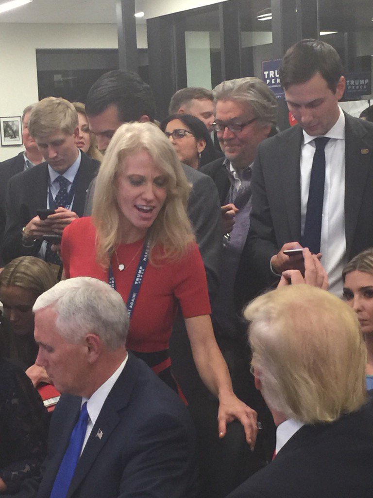 AJDelgado13's tweet photo. About an hour ago, Kellyanne already felt it, with Bannon here throwing DT a fist bump ๐ https://t.co/f1hBOBcOjp