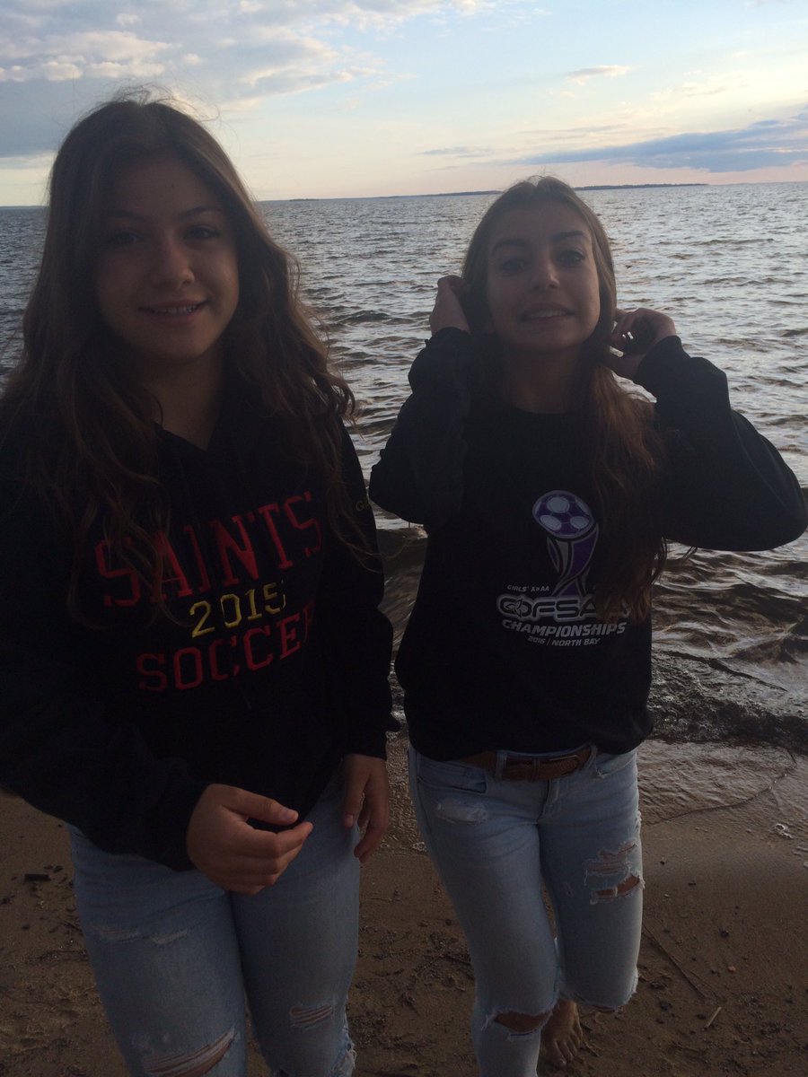 JuliaTestani's tweet photo. Happy sweet 16 to the one person I could never not deal with ❤️ @emmagenova https://t.co/BPpX199fNQ