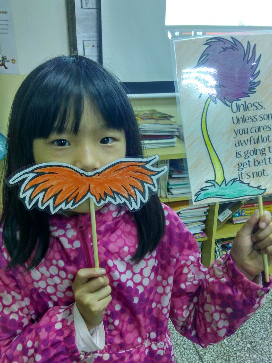 KIAkunming's tweet photo. Lorax helpers in Mrs. Campos' English Language Class! #networknovember #oasisschools #KIAkunming https://t.co/Qxh6rFipTe