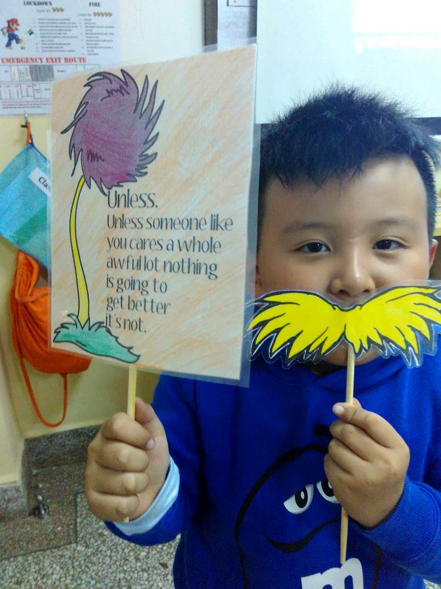 KIAkunming's tweet photo. Lorax helpers in Mrs. Campos' English Language Class! #networknovember #oasisschools #KIAkunming https://t.co/Qxh6rFipTe
