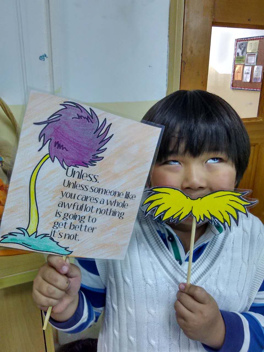 KIAkunming's tweet photo. Lorax helpers in Mrs. Campos' English Language Class! #networknovember #oasisschools #KIAkunming https://t.co/Qxh6rFipTe