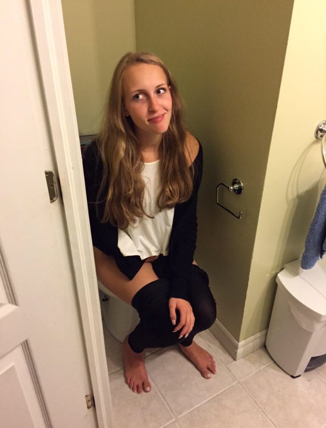 Lehrerin Vollbusige Toilette Oral
