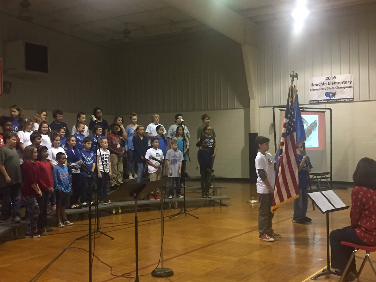 HouchinElem's tweet photo. A great turn out for our PTA Meeting / Veteran's Day Program!! @MoorePublicSch @MrBurtonMPS https://t.co/TfmBWHIb8M