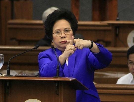 BuzzFeedPH's tweet photo. me watching the U.S. election: https://t.co/IuKRYqBbWo