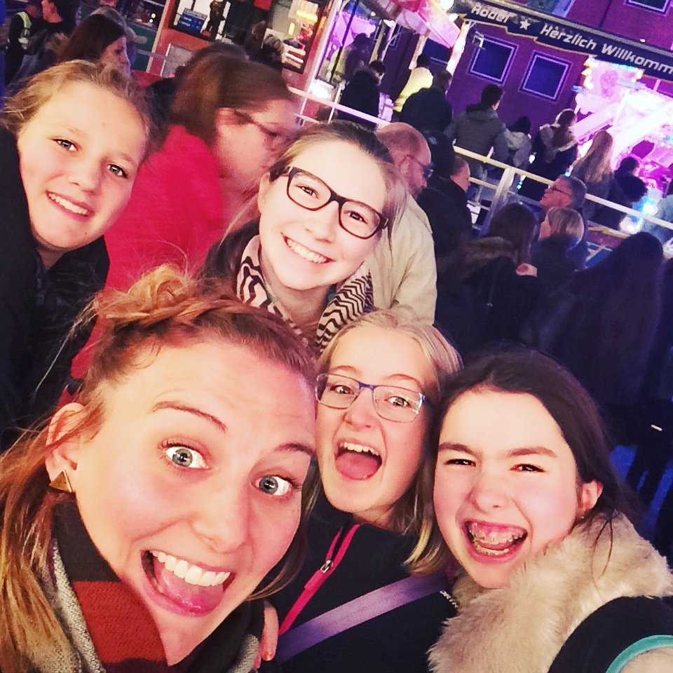 YLEurope's tweet photo. Basel, Switzerland leader Sammie takes her Campaigners girls to the annual Herbstmesse Festival. #YLThankyou! #YLBasel https://t.co/g3kPs7g64j