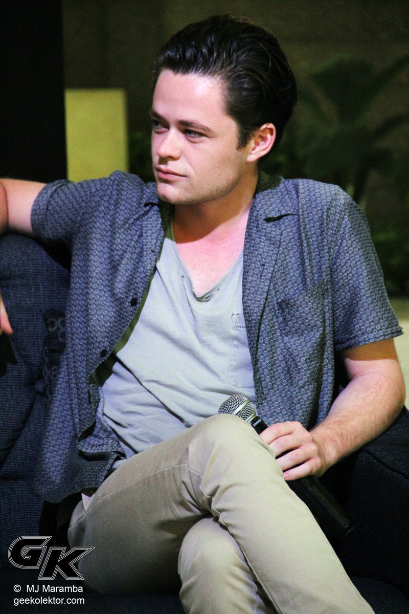 dailyharrisonbr's tweet image. [HQ] @GilbertsonReal dia 06 de Novembro no evento da National Book Store promovendo Fallen nas Filipinas. Via geekolektor