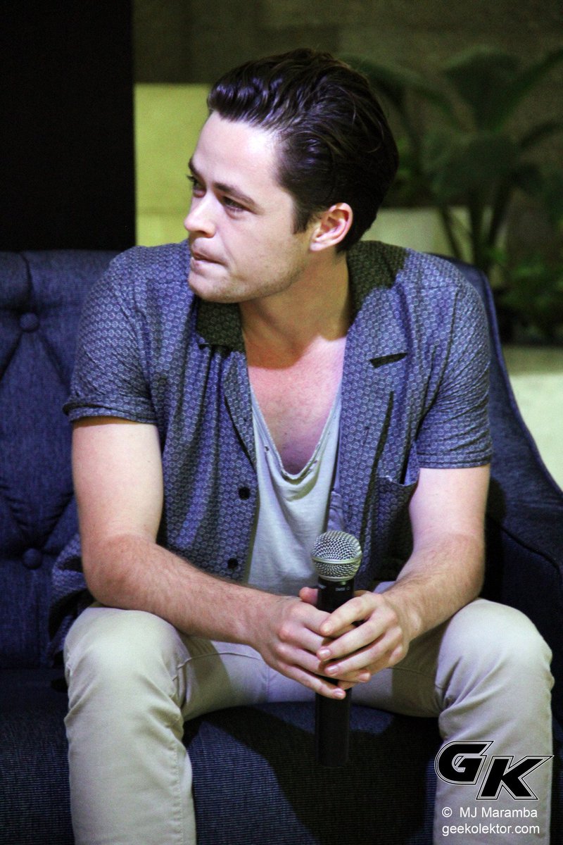 dailyharrisonbr's tweet image. [HQ] @GilbertsonReal dia 06 de Novembro no evento da National Book Store promovendo Fallen nas Filipinas. Via geekolektor