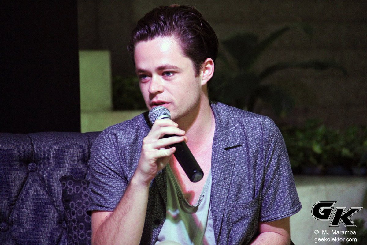 dailyharrisonbr's tweet image. [HQ] @GilbertsonReal dia 06 de Novembro no evento da National Book Store promovendo Fallen nas Filipinas. Via geekolektor.