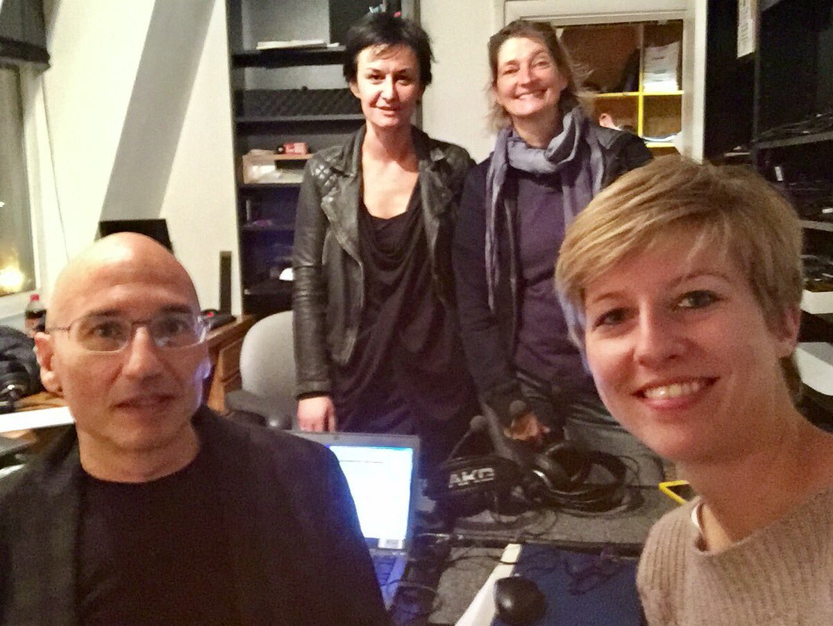 VGleitsmann's tweet photo. Warten auf das Ergebnis - wir sind bereit. @CVospernik @PandiConsti @fiedler_h bald im #oe1journale #orfelections16 https://t.co/wgZ6Gvc9fa