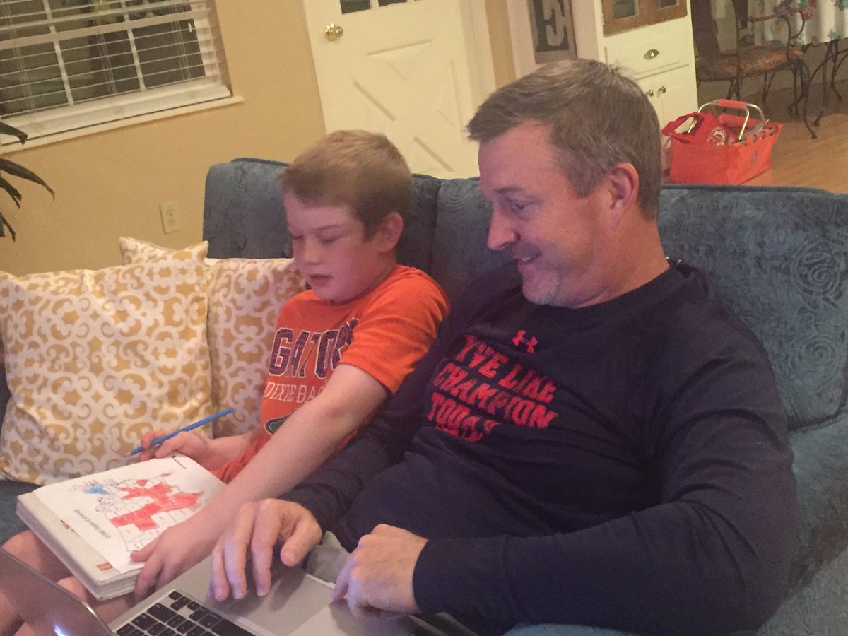 auriliamc's tweet photo. A champion father investing time in raising our champion son !!! #TrumpPence16 https://t.co/G3BGA0M2wK