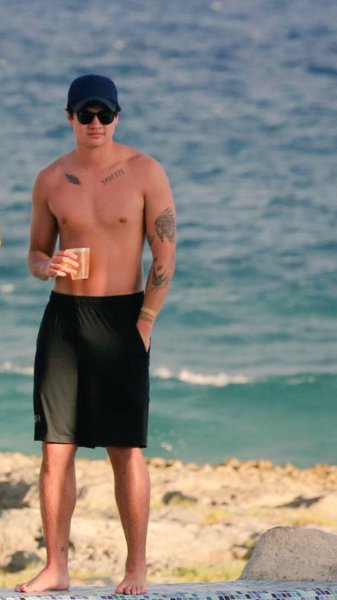 Look at his beautiful skin🔥
hashtag blessed