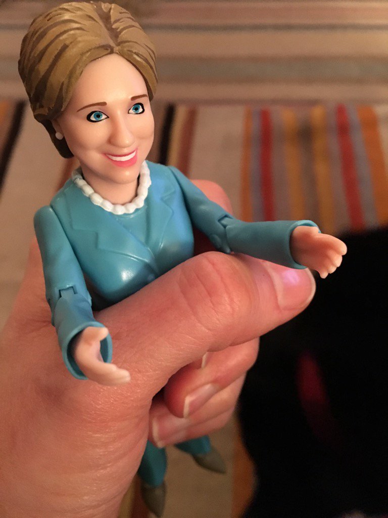 MsSarahPaulson's tweet image. I've got you and I'm not letting go. @HillaryClinton