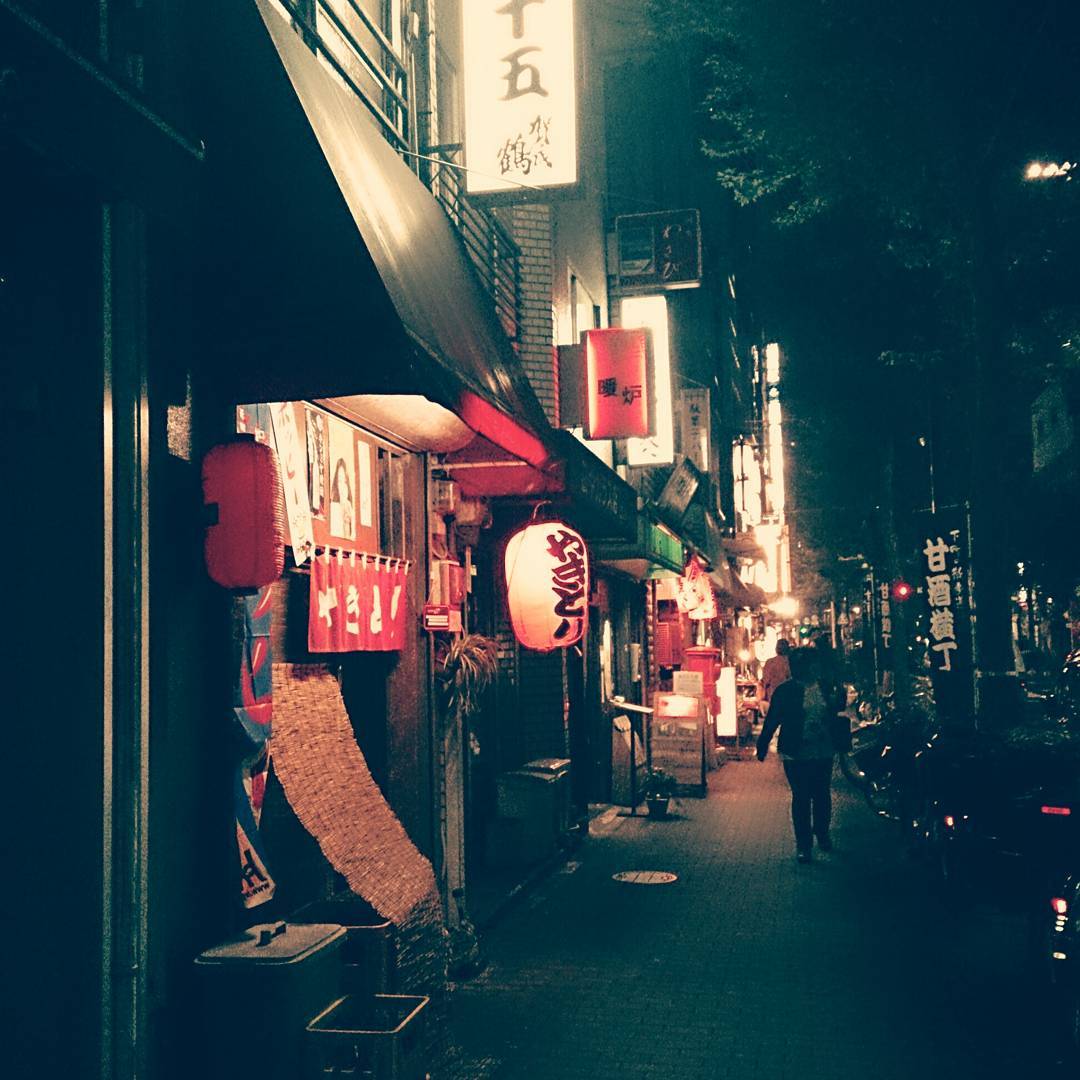 tcsmpooh's tweet photo. 東京人形町 甘酒橫丁
#下町
#橫丁
#人形町
#居酒屋
#燒烤 https://t.co/2DHv5HYEOj