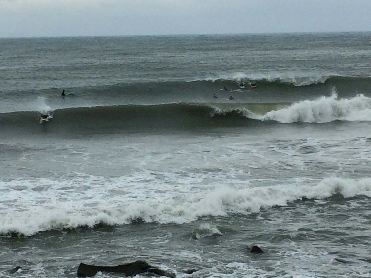 Taiwansurf2mt's tweet photo. Winter #swell in Taiwan. Cloudy. Warm #water. |#surf #travel #friendsintaiwan .net https://t.co/xe5JC8XDqq
