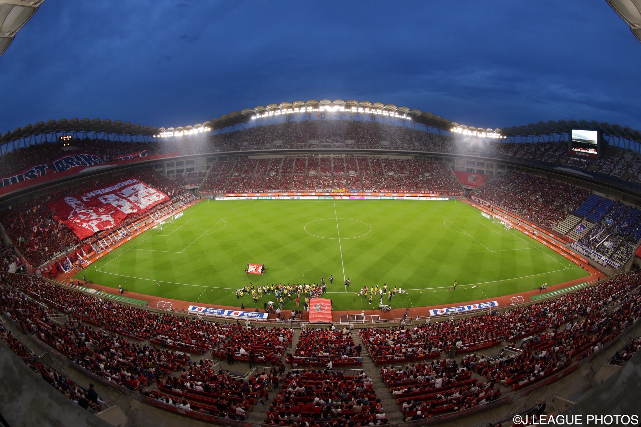 Twitter 上的 ｊリーグ 日本プロサッカーリーグ スタジアムの歩き方 今回は鹿島アントラーズのホーム カシマサッカースタジアム をご紹介します カシマはサッカー専用スタジアムで スタンドはどこからでも見やすく ゴール裏は迫力のある応援が楽しめ