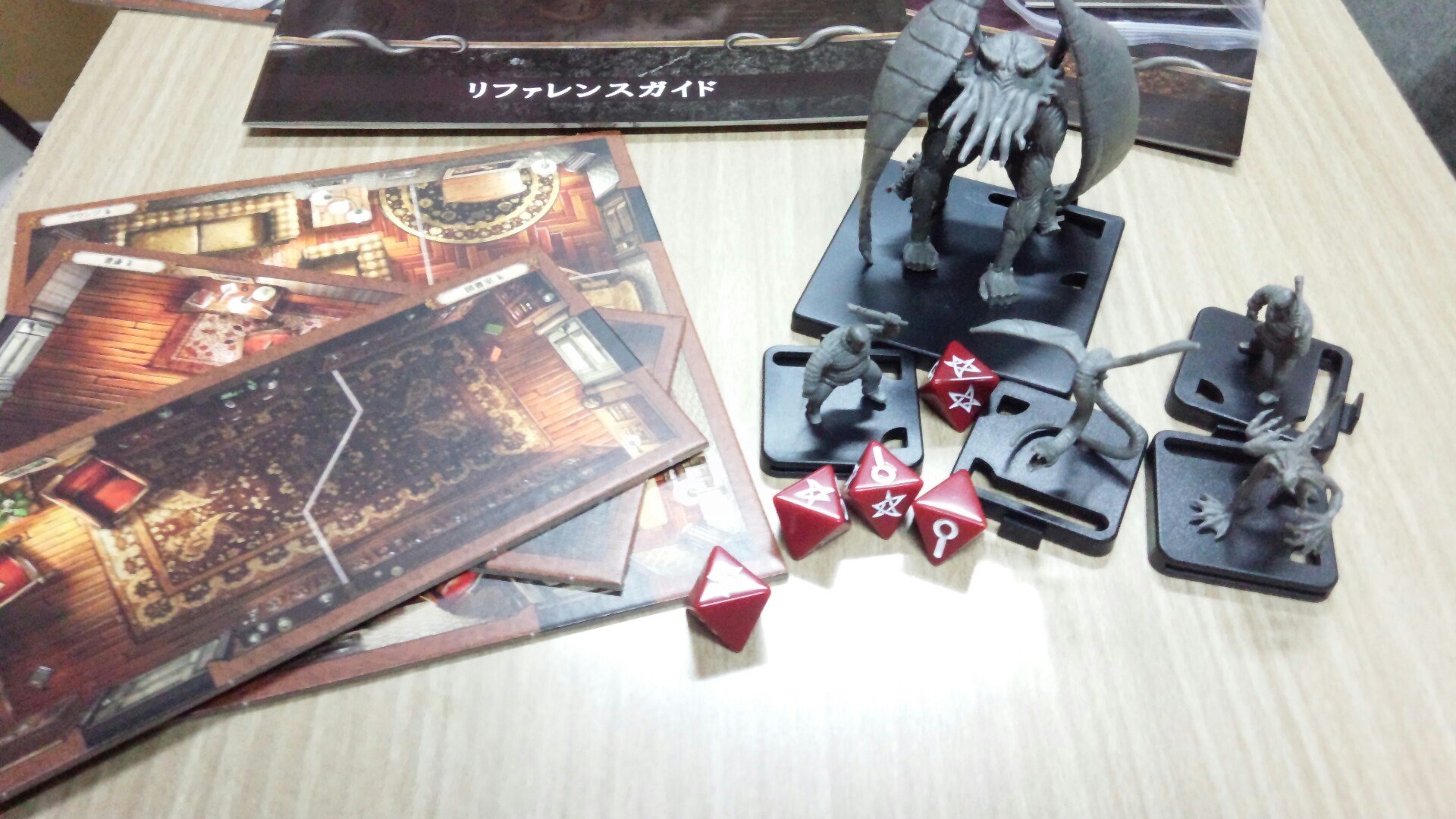 アークライトゲームズ マンション オブ マッドネス第2版 には 初版には入っていなかったフィギュアが盛りだくさんです アプリは現在デバッグ中ですが ちゃんと日本語化されますのでご安心ください 16年12月3日発売です T Co