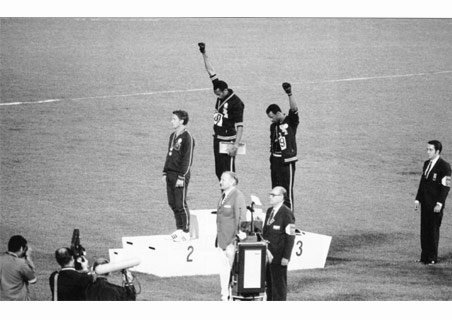 AuroreHuet1's tweet image. Tous ces combats contre la ségrégation raciale, réduits à néant avec l&apos;élection de ce fou furieux, ça fait mal au coeur... #ElectionNight