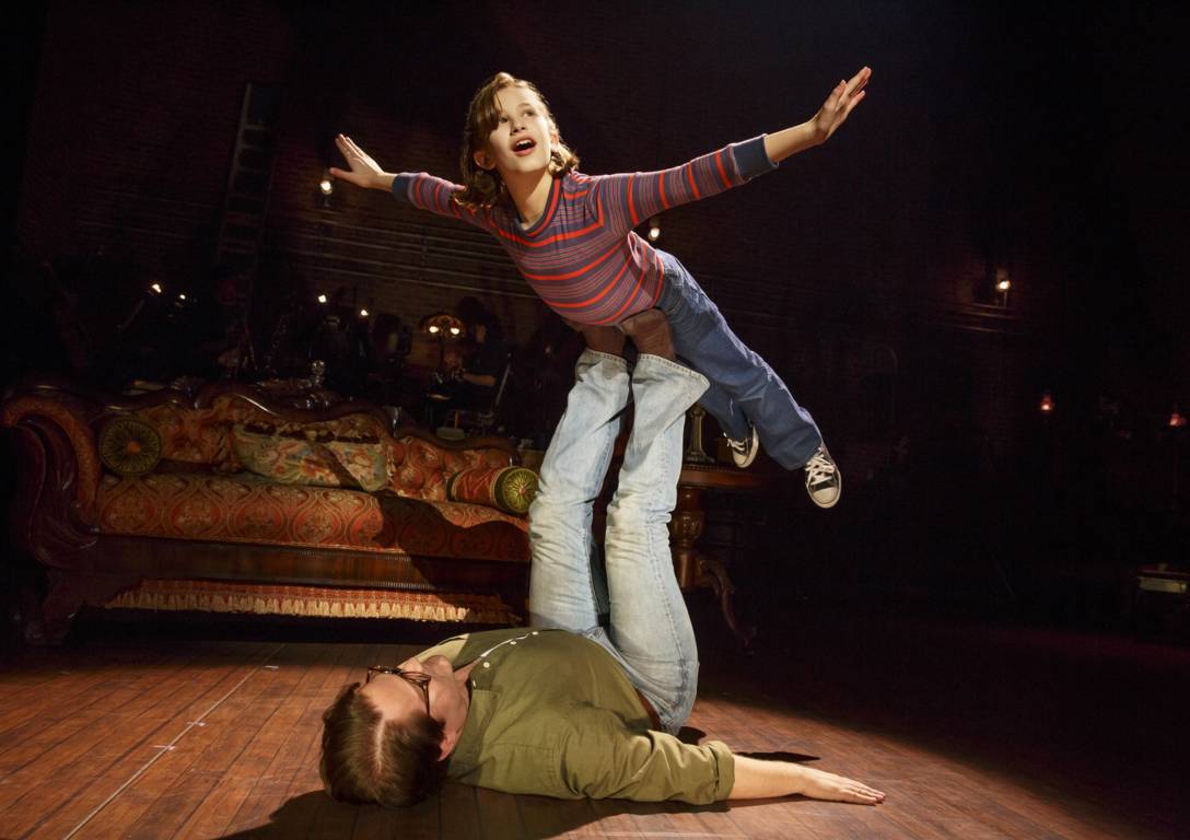 ChiTheaterBeat's tweet photo. Review @broadwaychicago's @FunHomeMusical - moving testament to enthralling storytelling. 4 stars! https://t.co/0eOJ7g7QD2 #funroad
⭐️⭐️⭐️⭐️ https://t.co/gSM4UJT18I