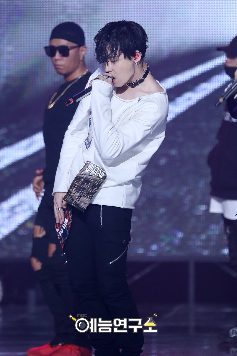 Block B Intl En Twitter Photos Mbc Music Core Block B Bastarz Make It Rain U Kwon 2 4 블락비바스타즈 T Co K7l4zvdi0x