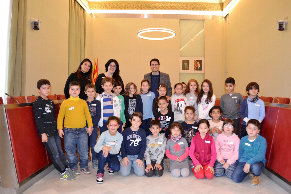 Marc Castells On Twitter Avui Hem Rebut A L Ajuntament Als Alumnes De Tercer De L Escola Mare Del Diví Pastor I Els Hem Explicat El Funcionament De La Casa De Tots Https T Co 7zw0mzxf3s