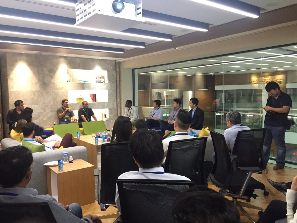 SGXGroup's tweet photo. #NinjaVan shares their Series B experience, discussion moderated by @michaellints of @GoldenGateVC. @B_Capital_Group @PwC_Singapore #VC https://t.co/AfysWX8Tl2