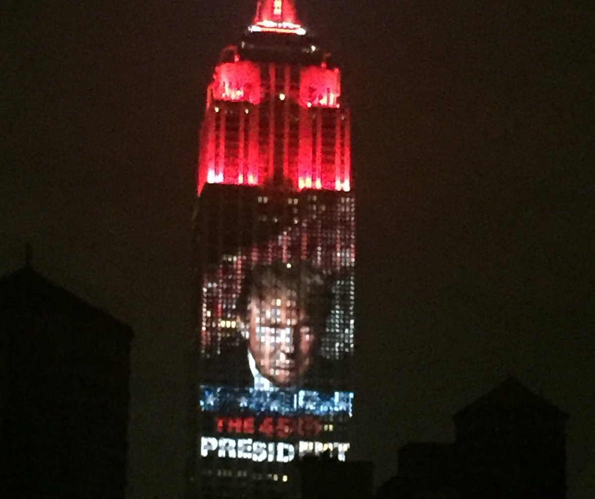 Citi973's tweet photo. Empire State Building shows Donald Trump's win #CitiCBS https://t.co/fYACBq8Vsz