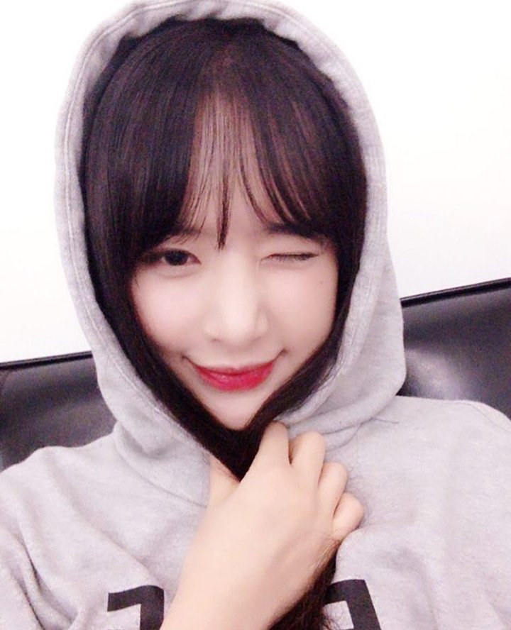 CwzrQCJUsAAC-LZ.jpg:large