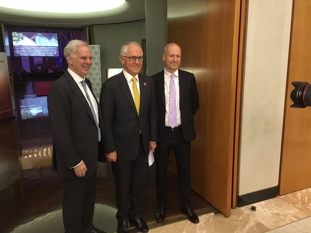 AAMRI_Aus's tweet photo. Current and new AAMRI_Aus presidents @WEHI_Director Doug Hilton &amp; Tony Cunningham with @TurnbullMalcolm at #AAMRI16 #FloreyMedal dinner https://t.co/vx1U4xhd6G