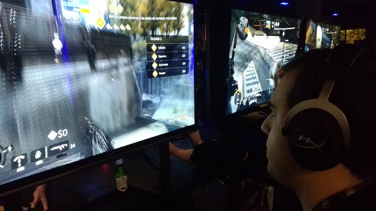 localstrike's tweet photo. @dRuso24MLG #SoyNacho y #Calihea @patosupershow la rompen en la primer partida de #Titanfall2 en #TecnoBar. #PilotsAcademy #PuntoGaming https://t.co/15jxWaVVI2