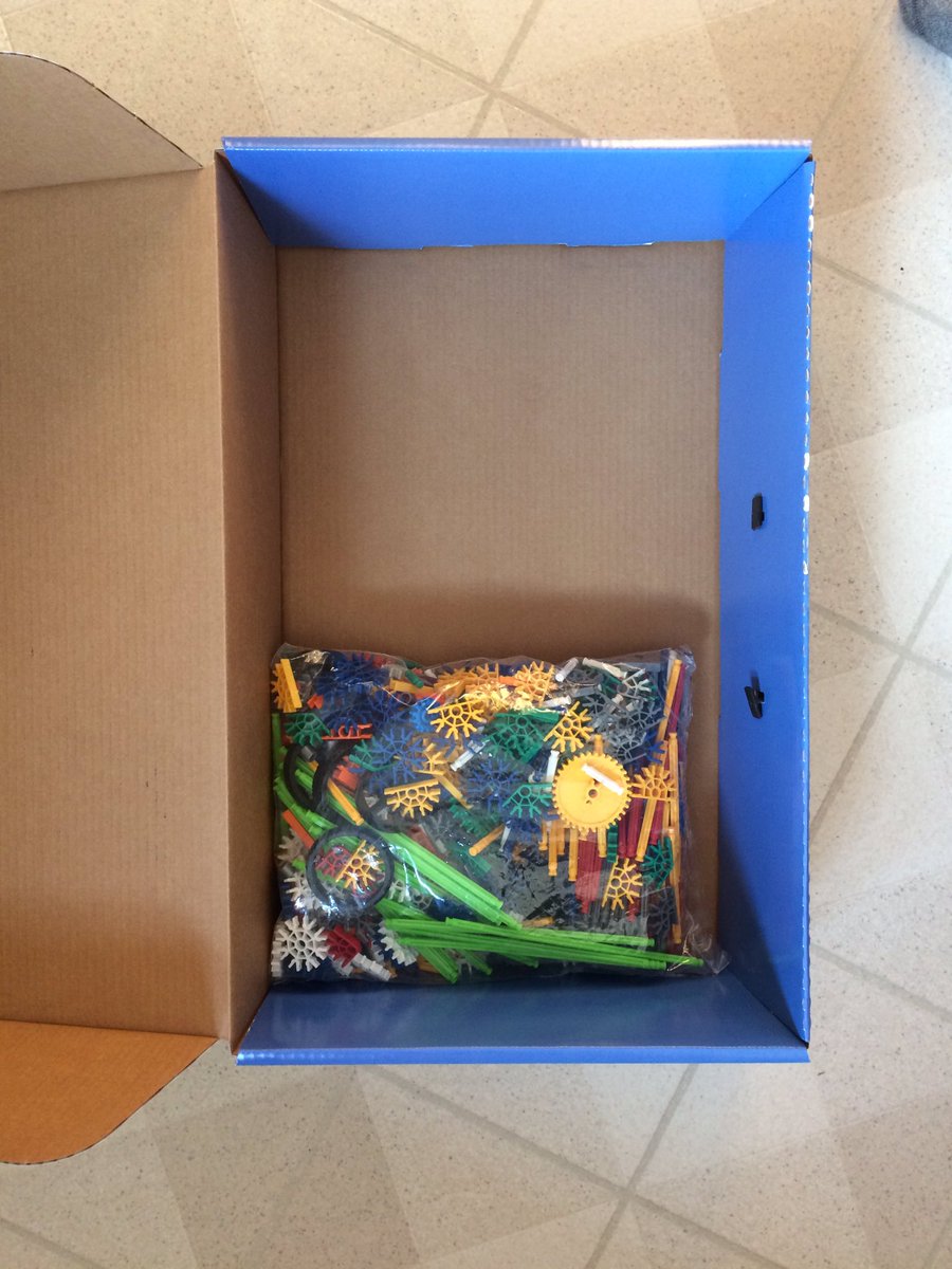 TwoStonesCC's tweet image. Hey @KNEX I'm extremely disappointed with your packaging. The box makes it seem like there is so much inside