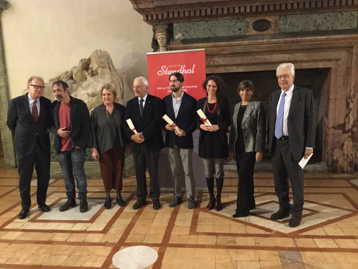 FranceenItalie's tweet photo. #prixstendhal. Photo de groupe avec le jury et les lauréats. #France #Italie #francophonie https://t.co/EbJdzrvPKO
