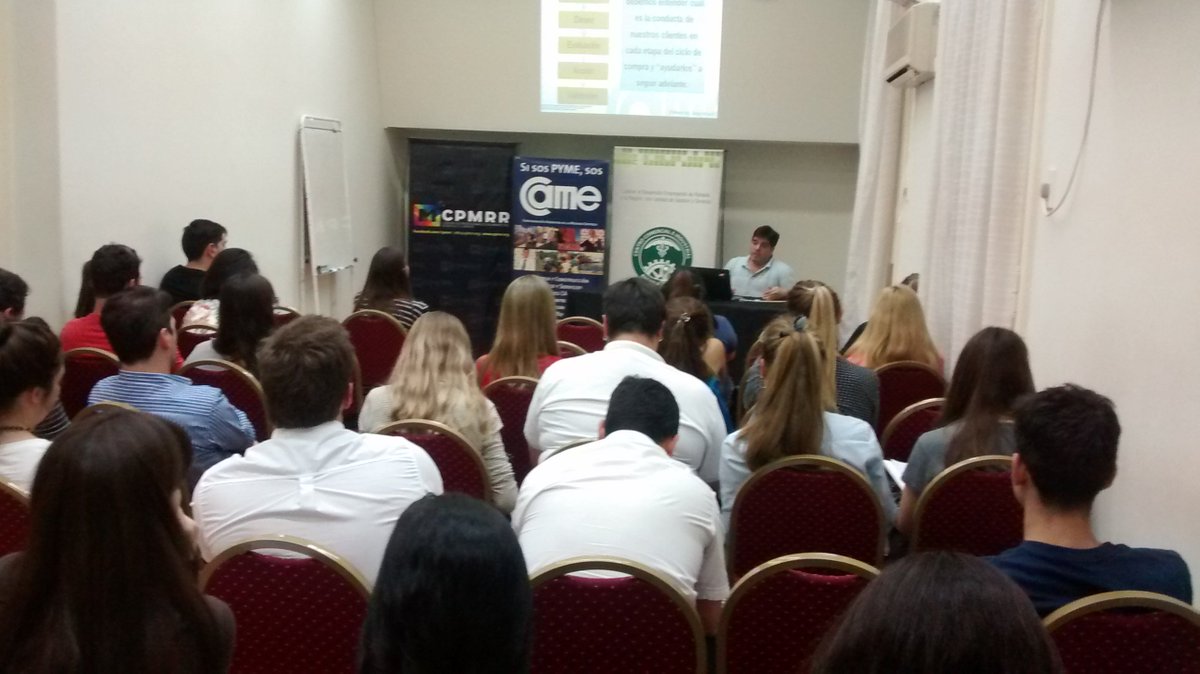 CCIRRRafaela's tweet photo. #Ahora Estamos terminando la primer jornada de marketing digital junto a @redcame #marketing #empresas #CCIRR #Servicios https://t.co/5BqeIa3Bcc