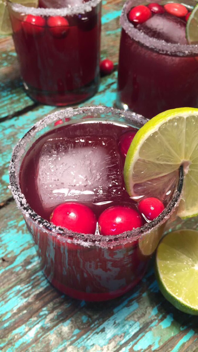 Spice it up this thanksgiving • Tanteo Jalapeño Tequila • Cranberry Juice • Fresh Lime Juice • Agave Nectar • 🦃 #happythanksgiving 🦃