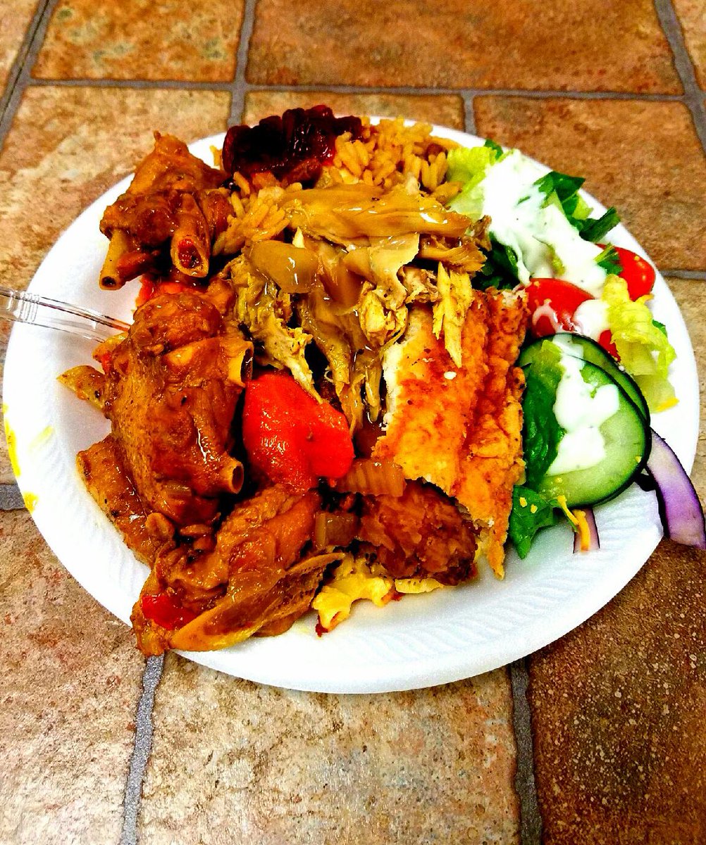 StCroix_VI's tweet photo. Store 8622 Thanksgiving Luncheon...YUMMY!!!  #sampleplate @wcork19 @RafaVelaydez https://t.co/3QAtJMqcZt