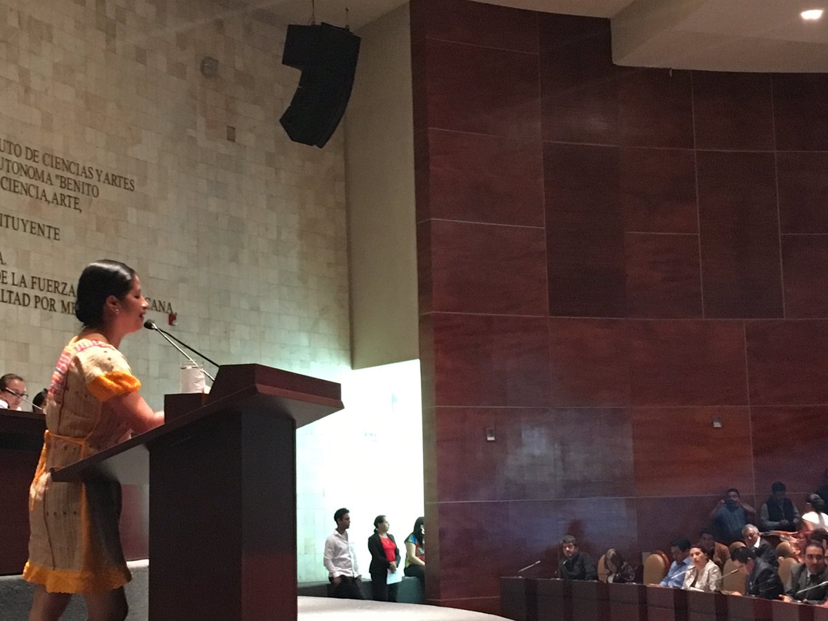CongresoOaxaca_'s tweet photo. @Paola_Guga señaló q es importante q el nuevo gobierno le de la importancia a la migración y que el @IOAM_GobOax se convierta en Secretaría https://t.co/Hn0j3i61rc
