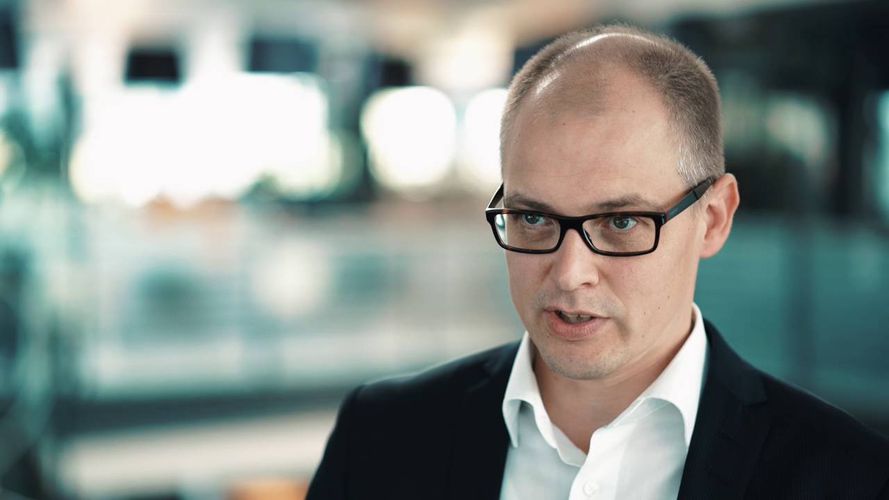 Ann9398's tweet photo. Do you know the main difference between a good workplace and a poor one? @AMPurhonen will tell you. #Workplace2016 https://t.co/TNuLlAmZNi https://t.co/ov8QGRJpB5