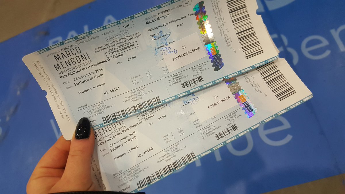 Saaarins's tweet photo. Grazie #GRP ! Siamo pure nel parterre!
#MarcoMengoniLive #Turin https://t.co/Z8FhrMugFg