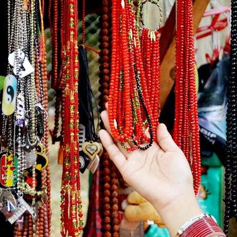 HoustonMarriott's tweet photo. Head to #PopShopHouston 11/25-11/27 at #SilverStreetStudios. #handmadecrafts #artexhibitions #FashionShow https://t.co/LGnBmSnAba https://t.co/dQvhw3gOif