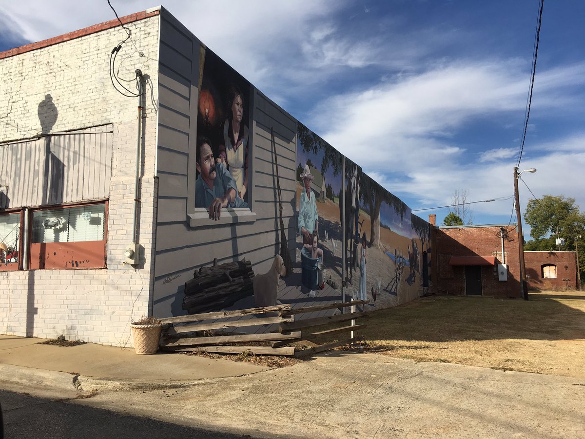 TerrellSandefur's tweet photo. Colquitt is full of great murals reflecting their community culture. Cool move, #ColquittGA https://t.co/bo848616he