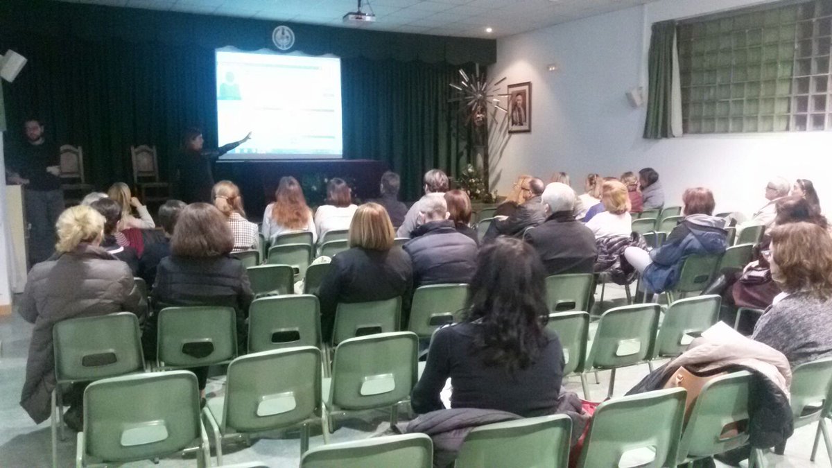 colegioSASR's tweet photo. Reunión sobre la plataforma @EDUCAMOS_es para l@s padres /madres de alumn@s SECUNDARIA #resolvemosProblemas #hazloposible #marianistas https://t.co/f6h1LyD1kX