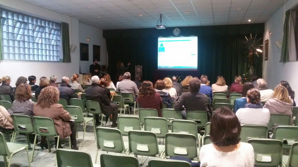 colegioSASR's tweet photo. Reunión sobre la plataforma @EDUCAMOS_es para l@s padres /madres de alumn@s SECUNDARIA #resolvemosProblemas #hazloposible #marianistas https://t.co/f6h1LyD1kX