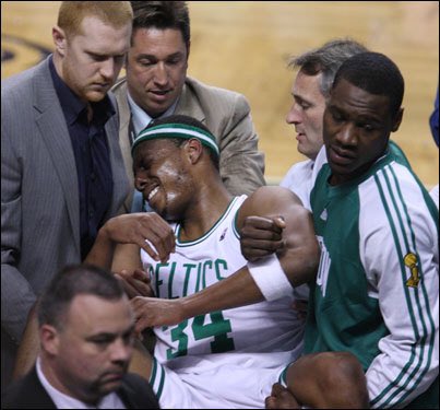 rotorobotDFS's tweet image. #dfs players, stay on top of NBA &amp;amp; NFL injuries. rotorobot.com lists the injured players and teammates who might benefit from it.