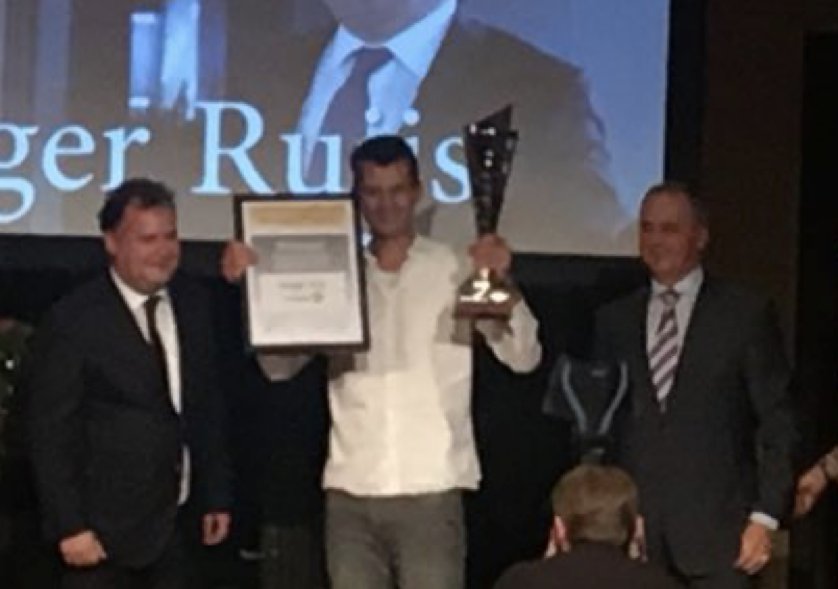 computest's tweet photo. Woohooooo Hartger Ruijs wint zojuist de Ondernemersprijs Haaglanden 2017! #OPH17 #Trots https://t.co/M5MhV7gk99