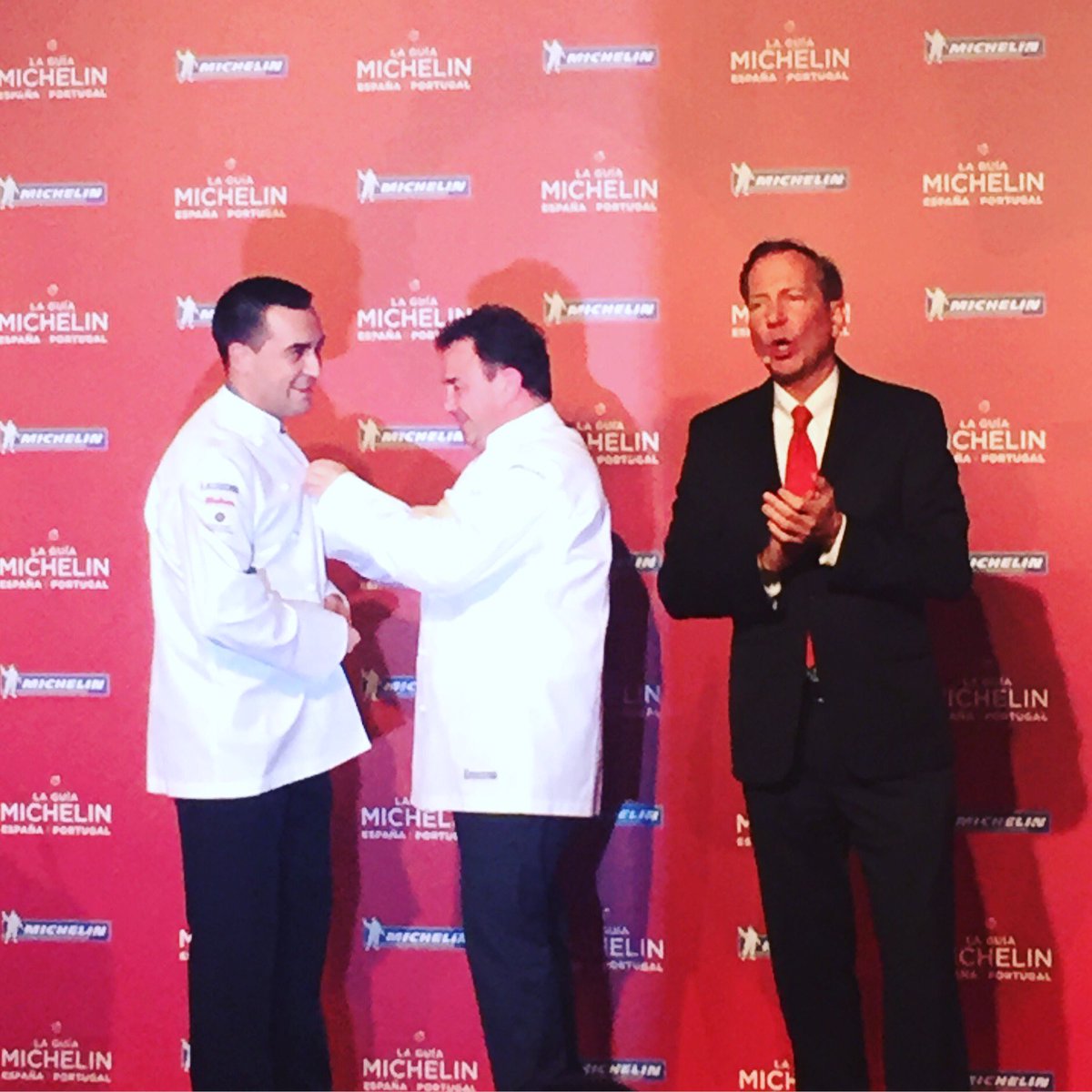 ¡Uno de los momentos más felices de mi vida! 3 Estrellas Michelin para el Restaurante Lasarte @lasartebcn.#GuiaMichelin2017