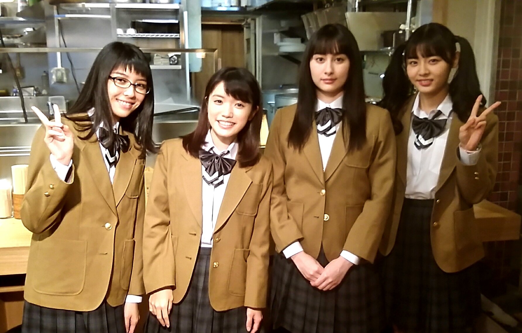 公式 ドラマ ラーメン大好き小泉さん 二代目 ラーメン大好き 小泉さん がspドラマで帰ってきます 12月29日深夜24 35 放送 また小泉さんとたくさんラーメン食べれるぞ わーい 皆さん 是非ご覧下さい ラーメン大好き小泉さん T Co
