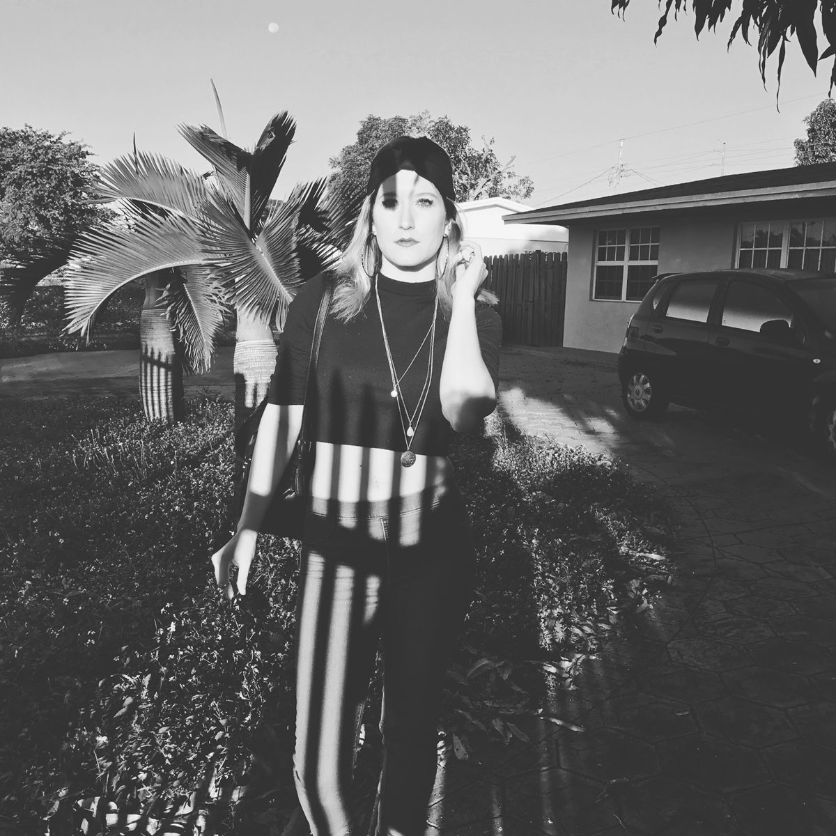 vxrtic3's tweet photo. El outfit de hoy es perfecto para dominar las calles, de la manera más cómoda posible, y sin perder el lado chic. ▼https://t.co/UkfGfzUTJv https://t.co/aRLgyCJLRG