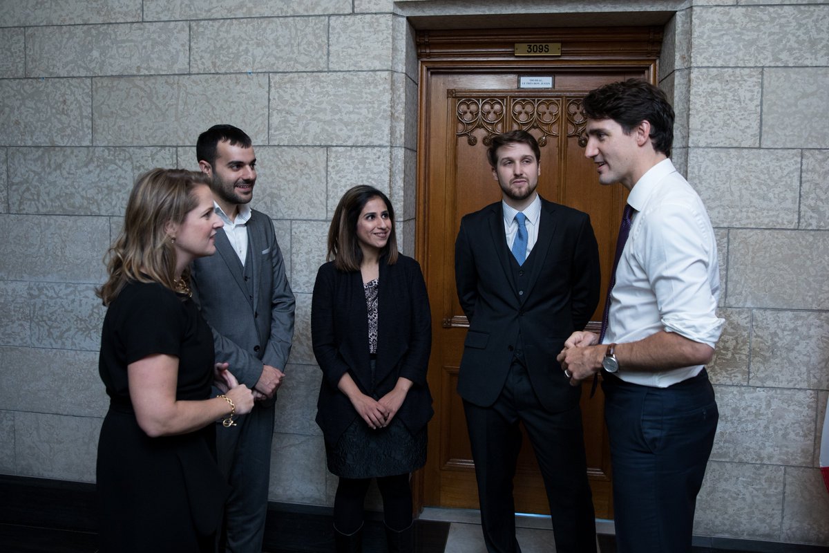 JustinTrudeau's tweet photo. Discussion sur le commerce électronique avec les entrepreneurs de l’année selon @eBayCanada – félicitations pour votre réussite inspirante ! https://t.co/zIZVZFH8E9
